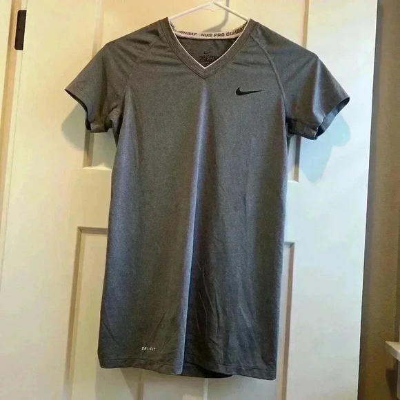Nike Dri Fit Nike Pro Women’s Gray Activewear T Shirt Size Small - Picture 1 of 8